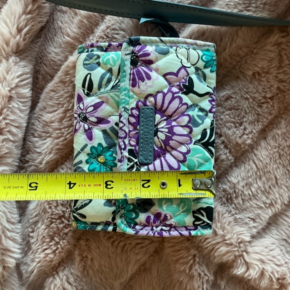 VERA BRADLEY SMALL CROSSBODY PURSE WITH MATCHING WALLET - Picture 12 of 14